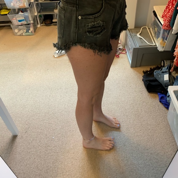 by the way mid rise shorts - Picture 6 of 7